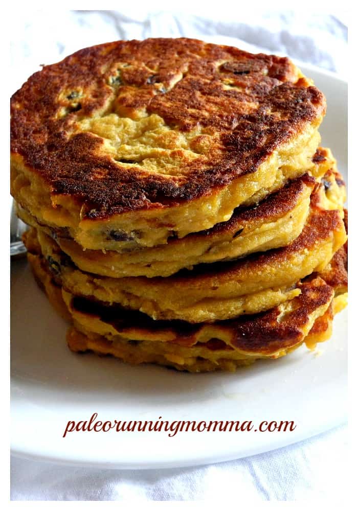 maple raisin acorn squash pancakes {paleo}