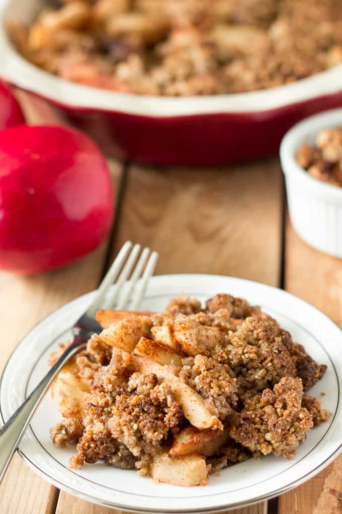 Paleo Maple Pecan Apple Crisp {Vegan} | Paleo Running Momma