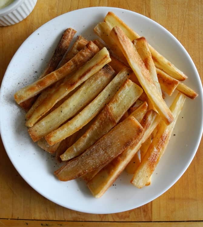 Crispy baked cassava fries