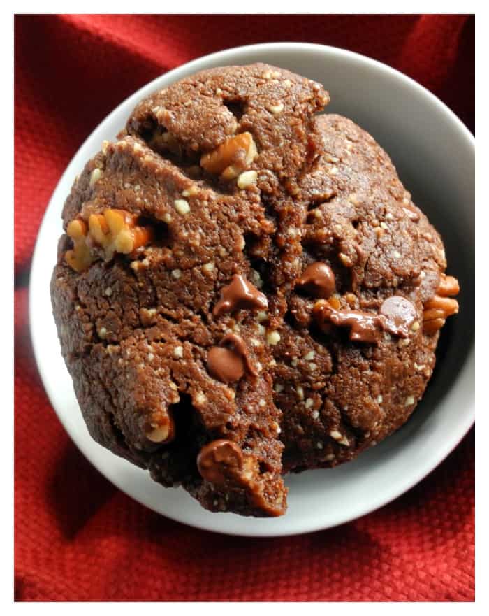 Chewy Double Chocolate Pecan Cookies #paleo