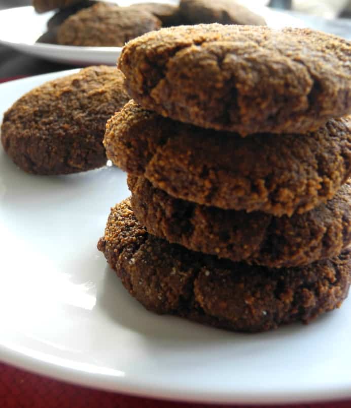 soft paleo ginger molasses cookies @paleorunmomma