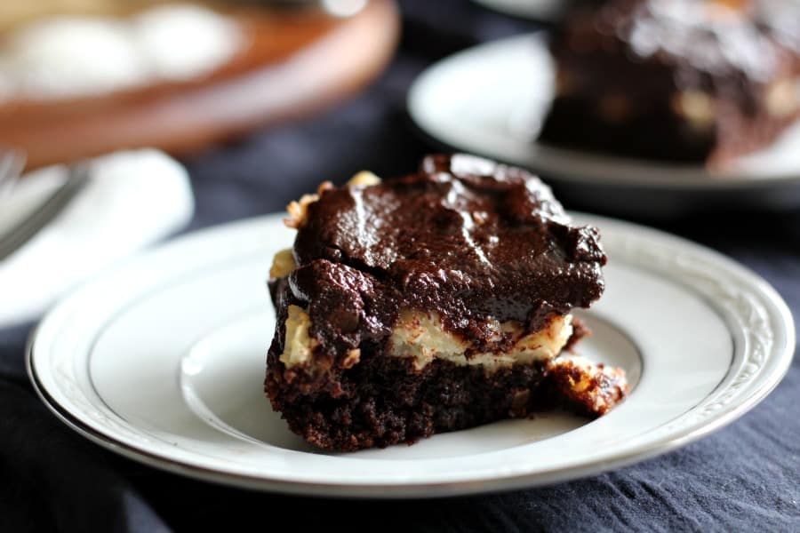 Chocolate coconut macaroon cake - #grainfree #paleo