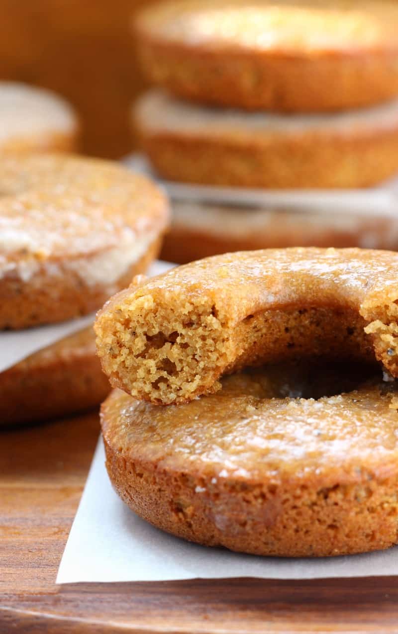 Paleo Lemon Poppy seed baked glazed Donuts that are easy and healthy! #glutenfree