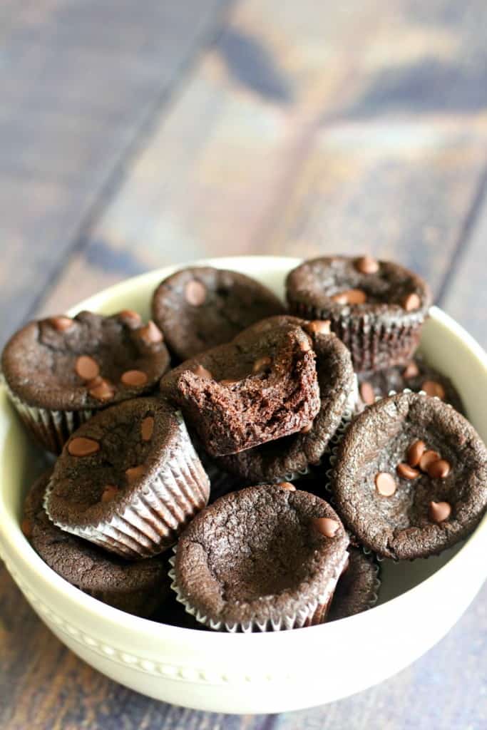 Easy Flourless Fudge Brownie Bites {Paleo}