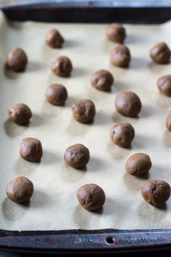 Chocolate Gingerbread Truffles {Paleo & Vegan} Paleo Running Momma