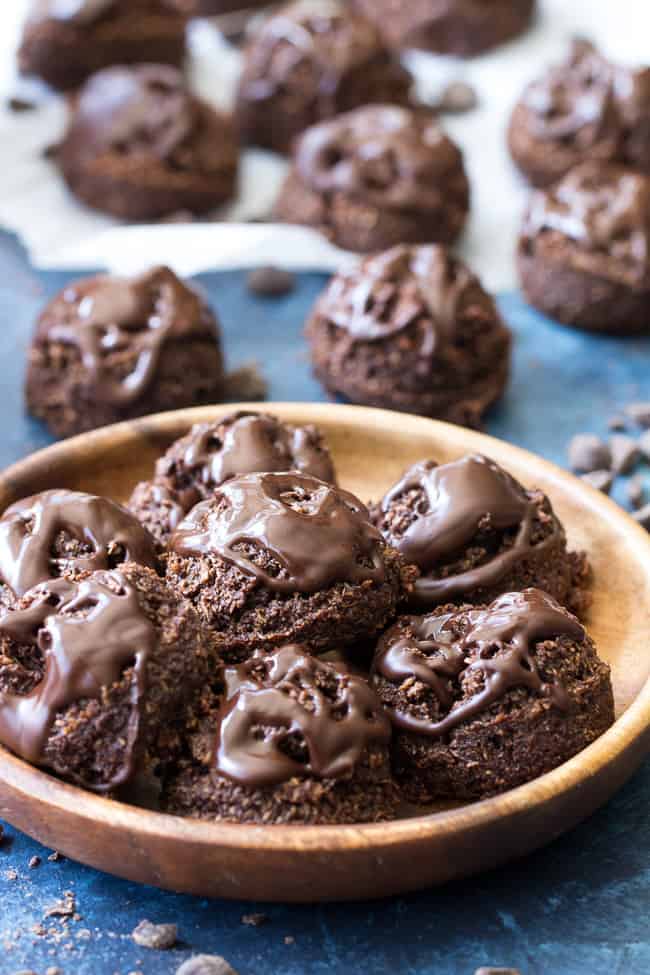 These easy to make Paleo Mocha Coconut Macaroons are a deliciously decadent, yet healthy snack or post-workout treat! Made with wholesome ingredients, grain free, dairy free, and refined sugar free.