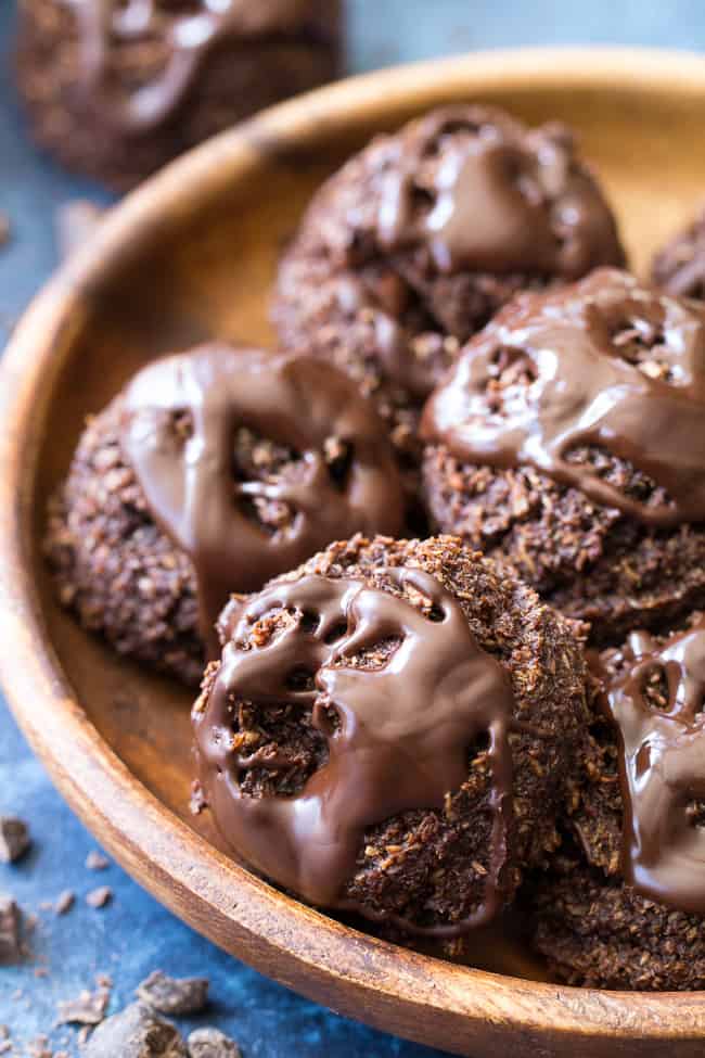 These easy to make Paleo Mocha Coconut Macaroons are a deliciously decadent, yet healthy snack or post-workout treat! Made with wholesome ingredients, grain free, dairy free, and refined sugar free.