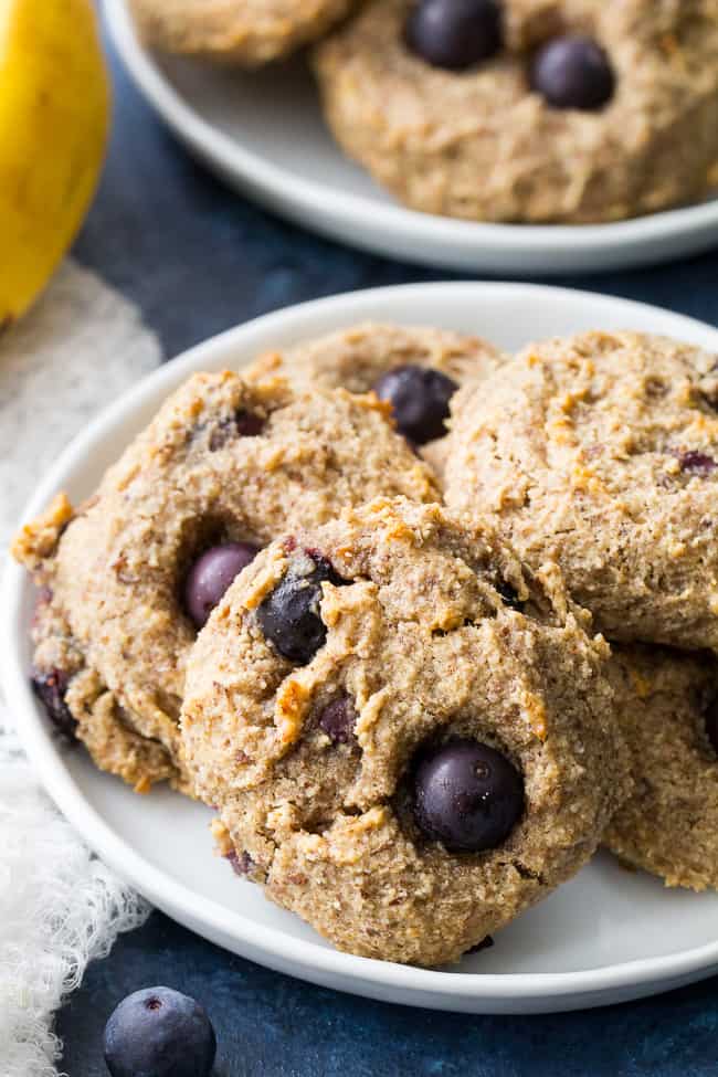 These banana blueberry breakfast cookies are perfectly chewy and irresistible with just the right amount of sweetness! Perfect to go with breakfast or as an afternoon snack. They're gluten free, grain free, vegan and Paleo friendly.