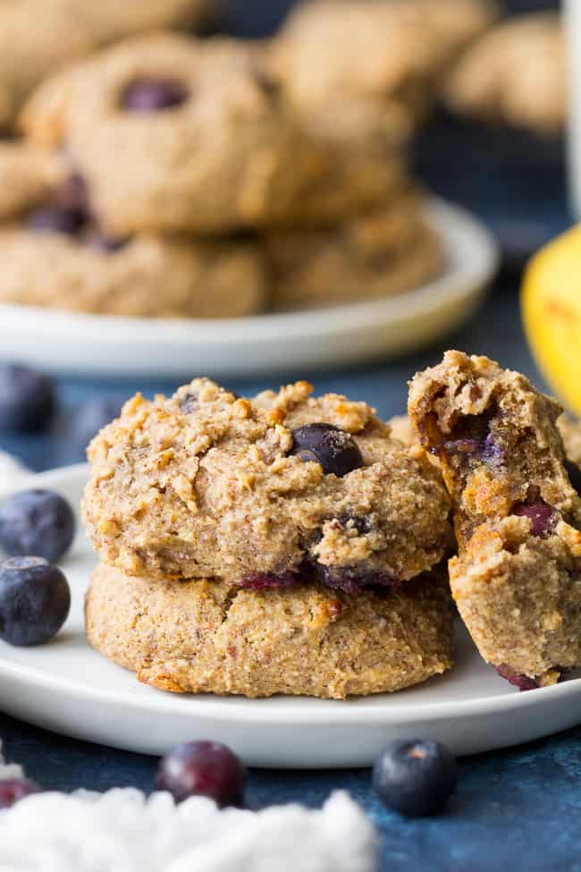 These banana blueberry breakfast cookies are perfectly chewy and irresistible with just the right amount of sweetness! Perfect to go with breakfast or as an afternoon snack. They're gluten free, grain free, vegan and Paleo friendly.