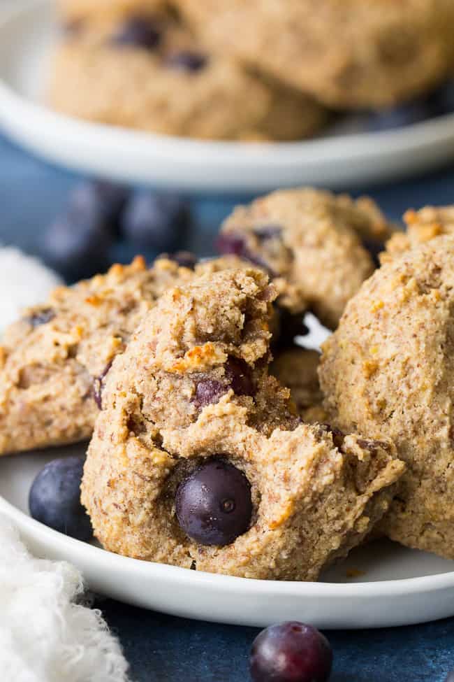 These banana blueberry breakfast cookies are perfectly chewy and irresistible with just the right amount of sweetness! Perfect to go with breakfast or as an afternoon snack. They're gluten free, grain free, vegan and Paleo friendly.