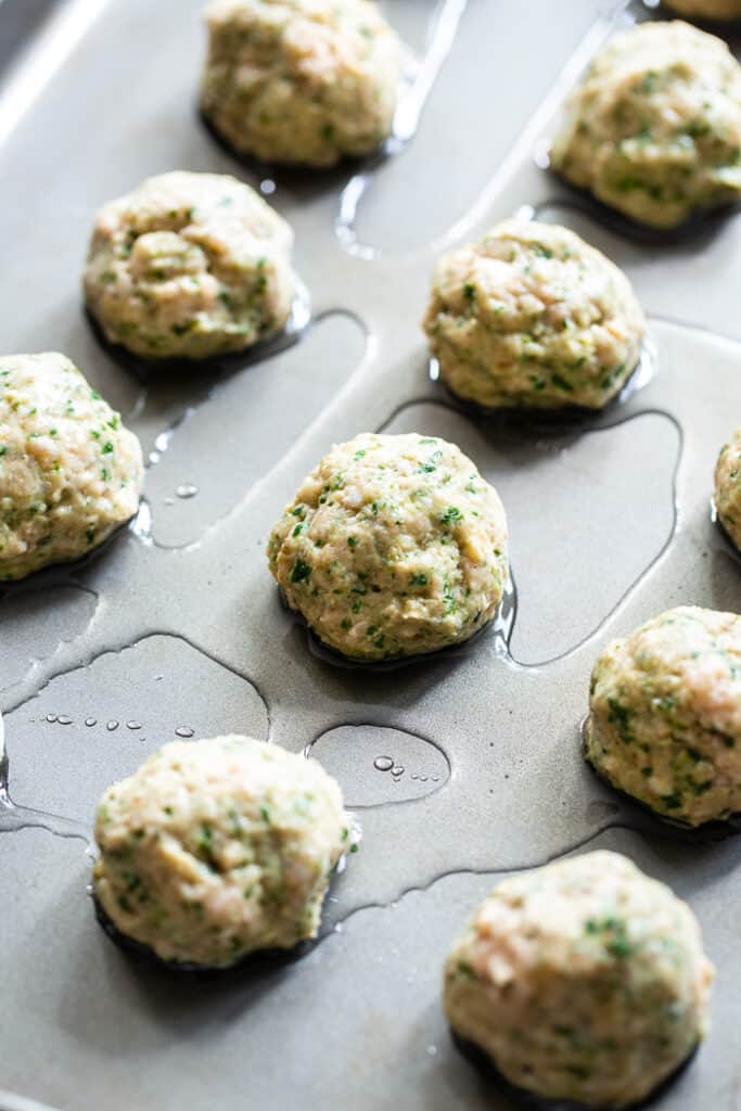 Paleo Pesto Chicken Meatballs {Whole30, Keto}