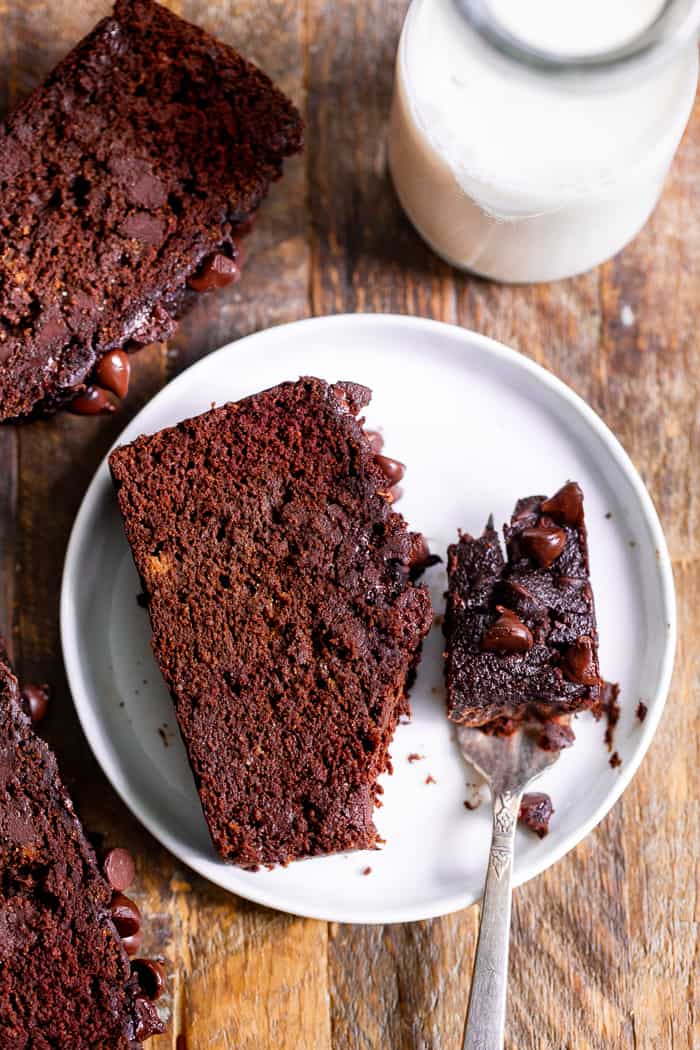 This double chocolate chip paleo pumpkin bread is moist, cake-like, and packs a big flavor punch with lots of dark chocolate flavor AND warm pumpkin pie spices. It’s gluten free, grain free, dairy free, and nut free. 