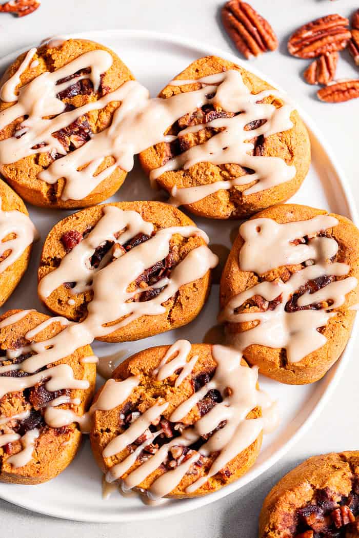 paleo pumpkin cinnamon rolls with maple icing