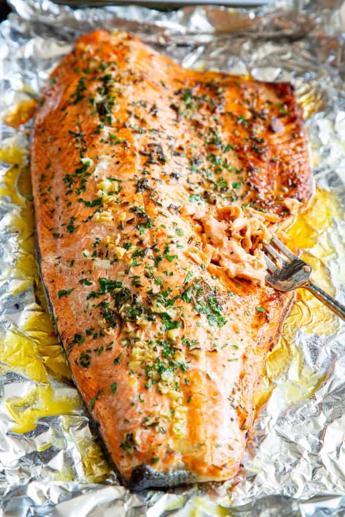 Baked Salmon in Foil with Garlic, Rosemary and Thyme {Whole30, Keto}