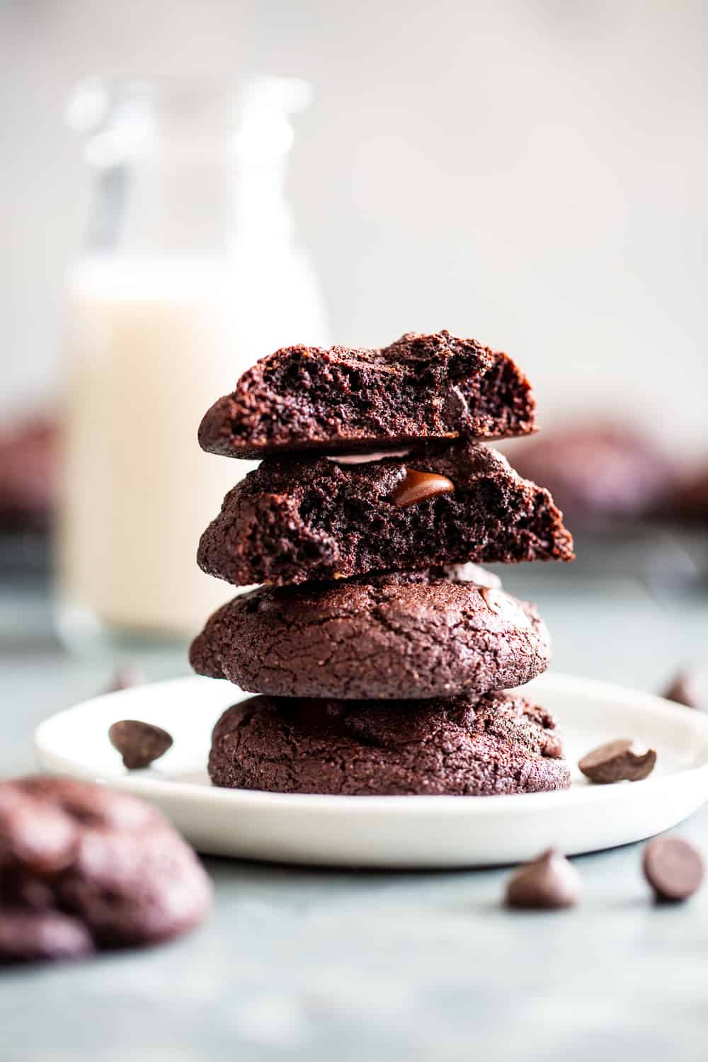 These ultra chocolatey, chewy brownie cookies are based on my paleo brownie recipe. They’re crisp outside and fudgy and chewy inside! Perfect for any occasion and the ideal cookie for any chocolate lover! Paleo, gluten free, dairy free, refined sugar free. #paleo #glutenfree #paleobaking #glutenfreebaking #glutenfreecookies