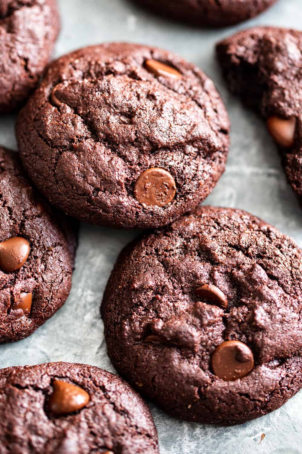 These ultra chocolatey, chewy brownie cookies are based on my paleo brownie recipe. They’re crisp outside and fudgy and chewy inside! Perfect for any occasion and the ideal cookie for any chocolate lover! Paleo, gluten free, dairy free, refined sugar free. #paleo #glutenfree #paleobaking #glutenfreebaking #glutenfreecookies