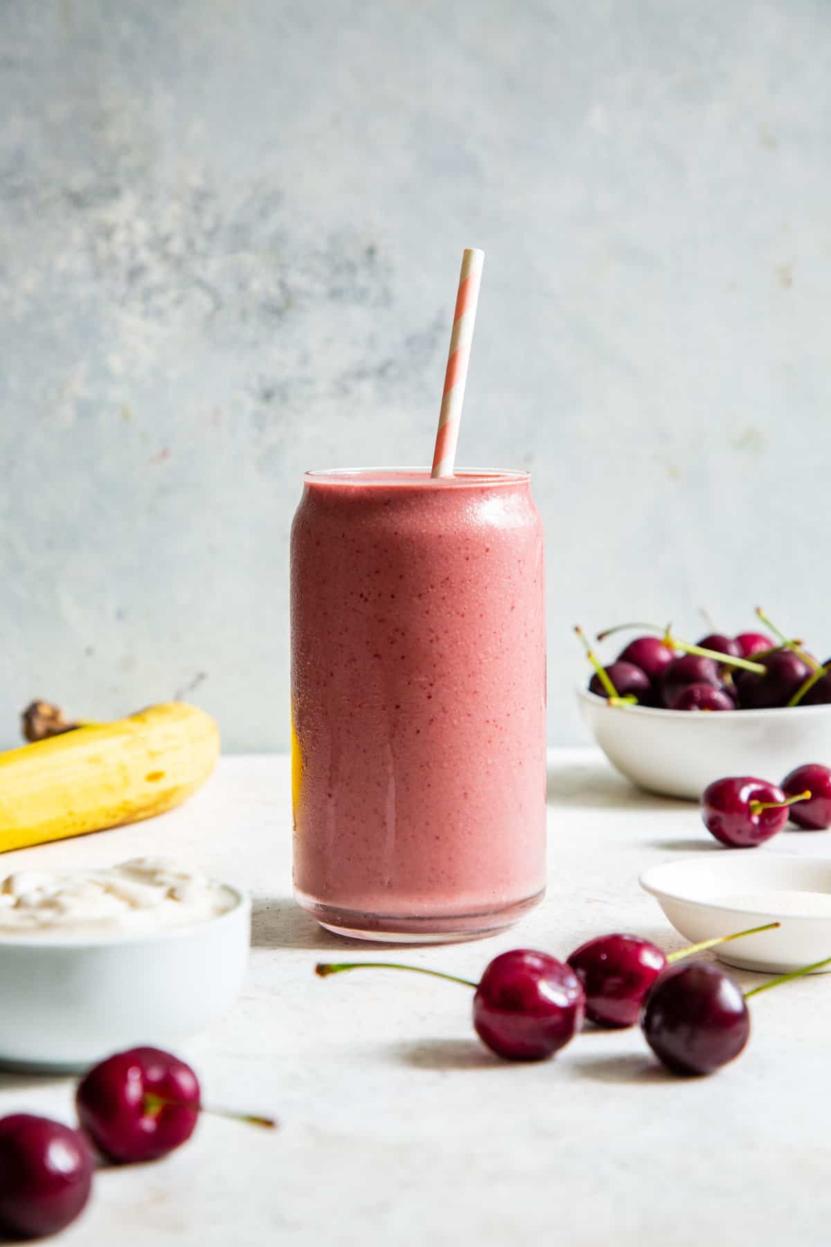 Creamy Cherry Smoothie Paleo, Vegan